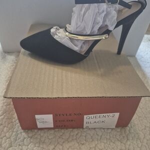Queen Chateau Black Women's Heels with Gold Accent